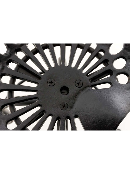 Baarijakkara Mimosa, musta