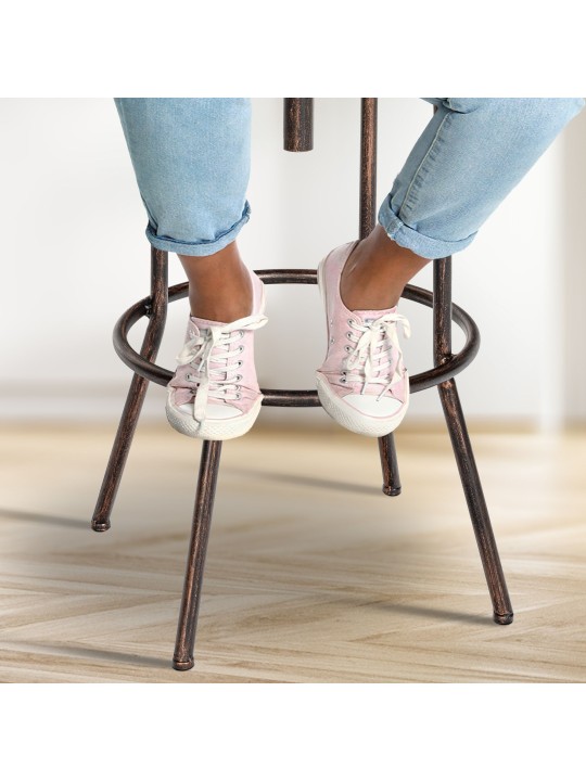 2 baarituolia Pino, puuta, pronssi 2 baarituolia Pino, puuta, pronssi